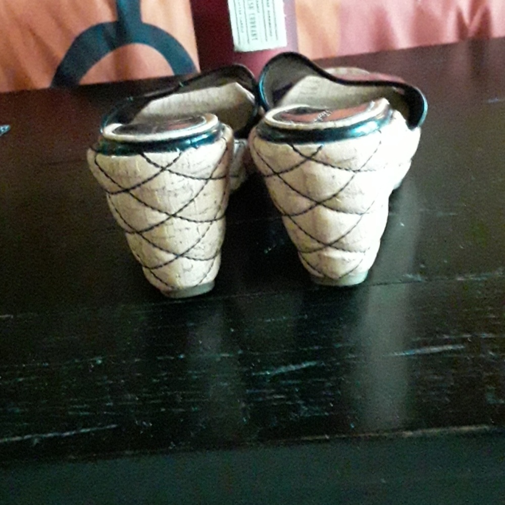 Shoes - Picture 2 of 4